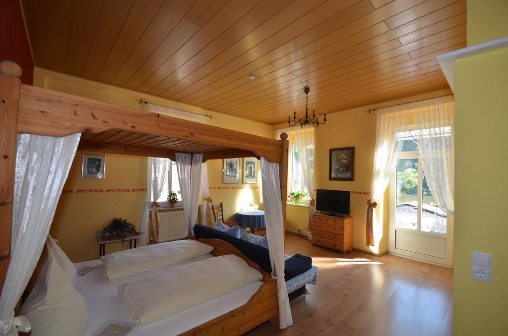 Hotel Feiden Garni Ediger-Eller Exteriör bild